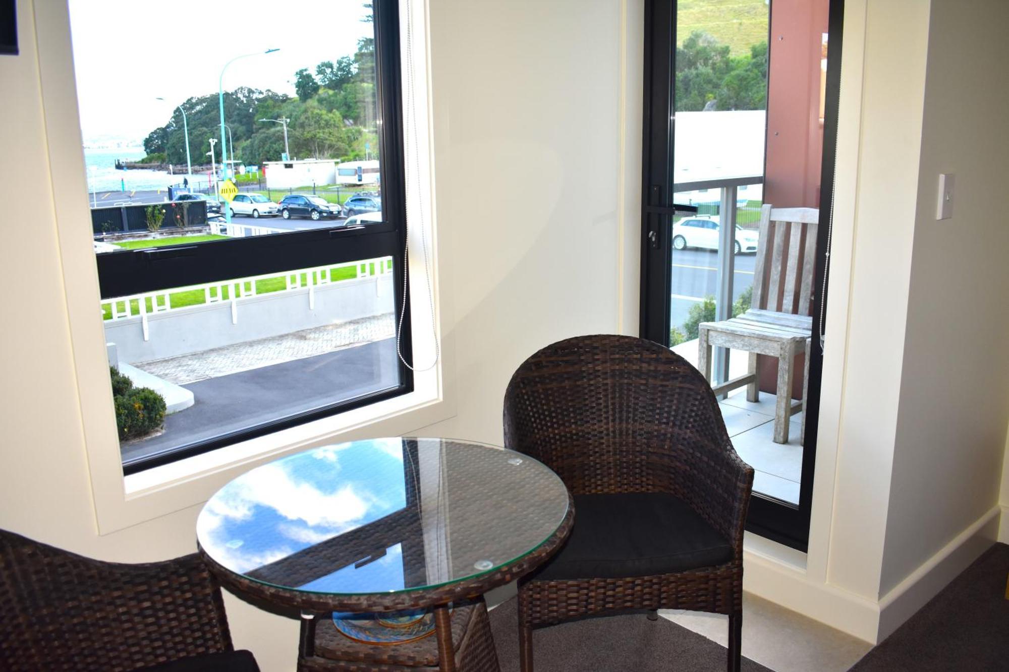 6 On Adams Mount Maunganui Exterior foto