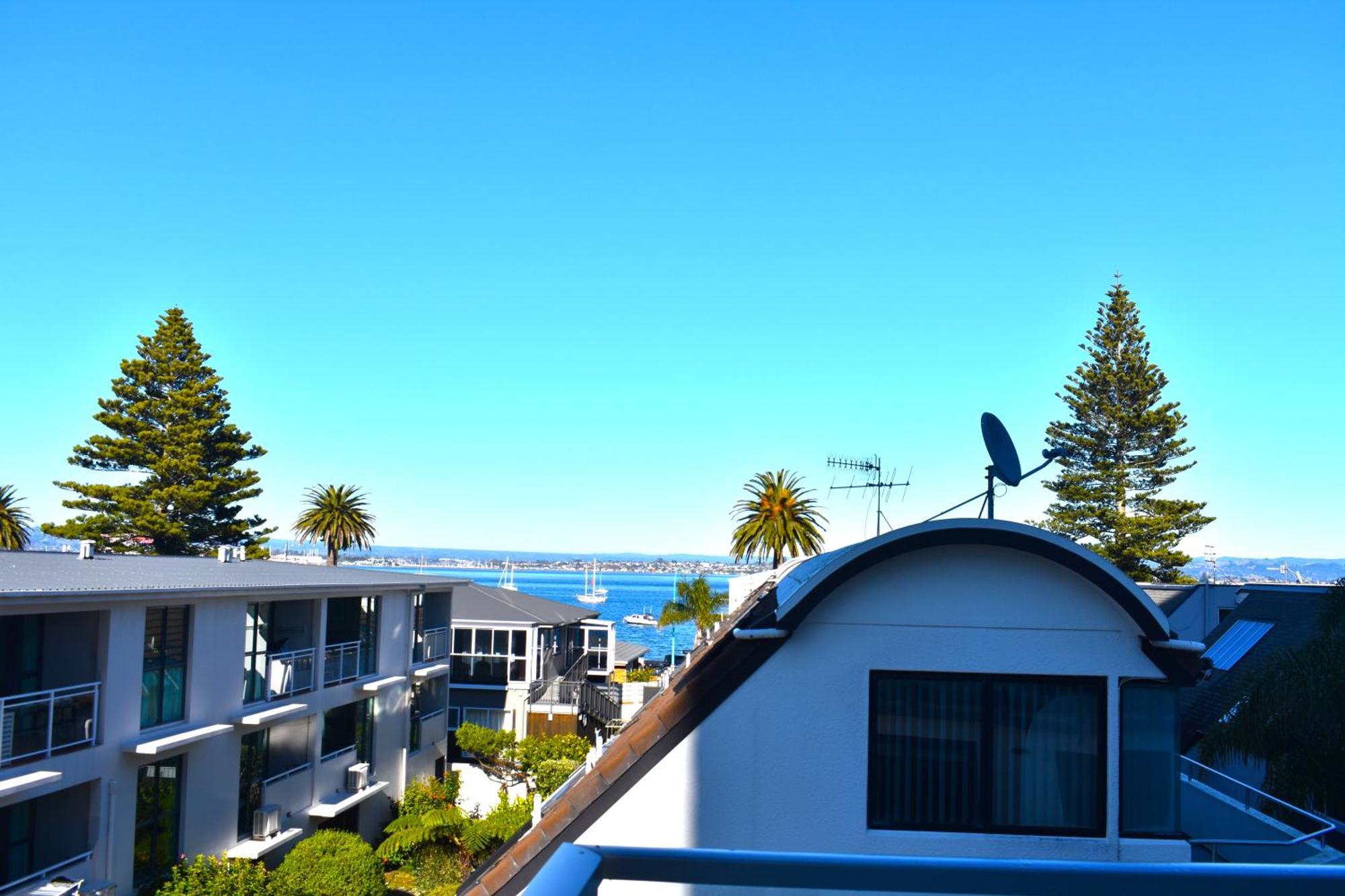 6 On Adams Mount Maunganui Exterior foto