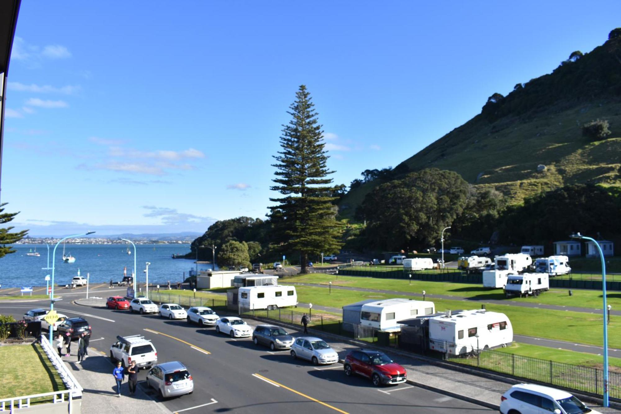 6 On Adams Mount Maunganui Exterior foto